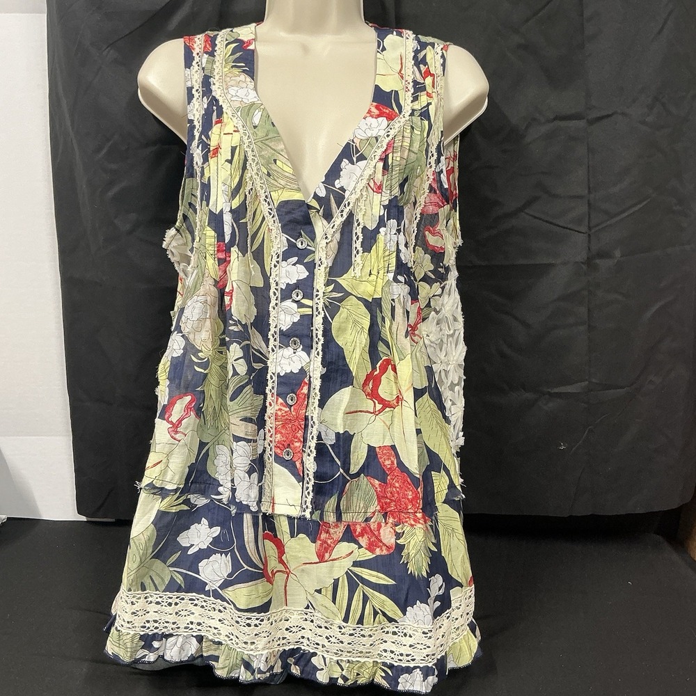 POL Sleeveless Top Medium Navy Blue Tropical Floral Lace Trim Boho V-Neck Tiered